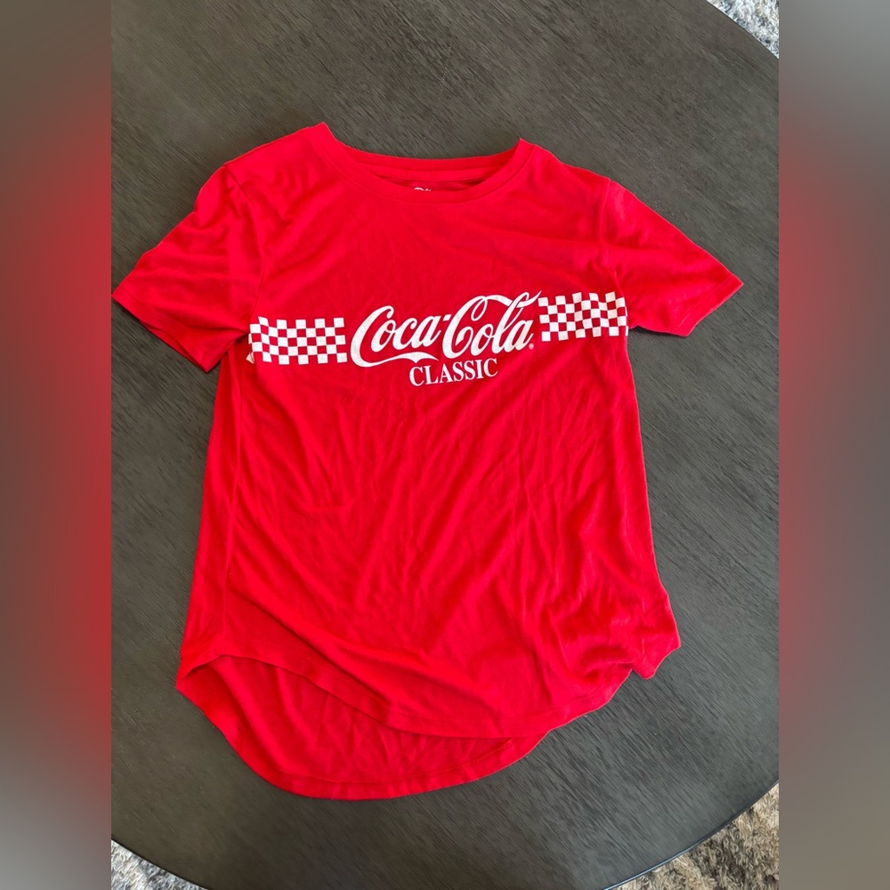 Juniors Red Coca-Cola Shirt SZ M 7/9